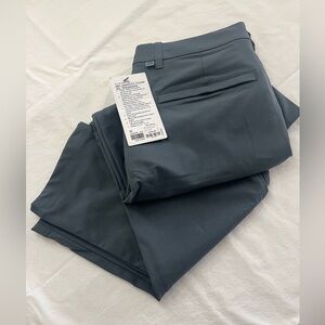Lululemon men’s ABC classic fit. 32L